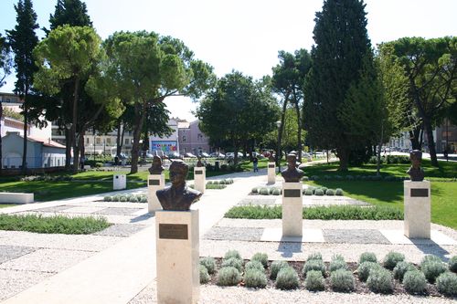 Busts Titov Park Pula #1