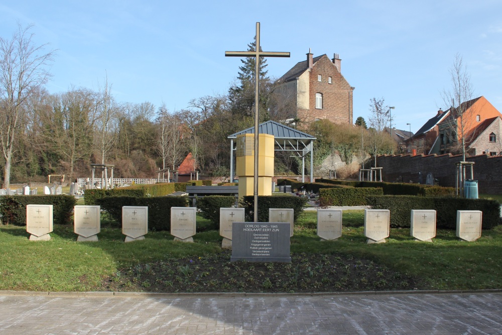 Oorlogsmonument Begraafplaats Hoeilaart #1