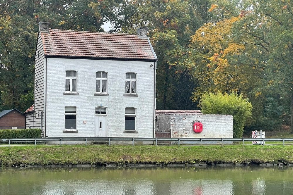 Bunker 4f Border Defence Bocholt-Herentals Canal