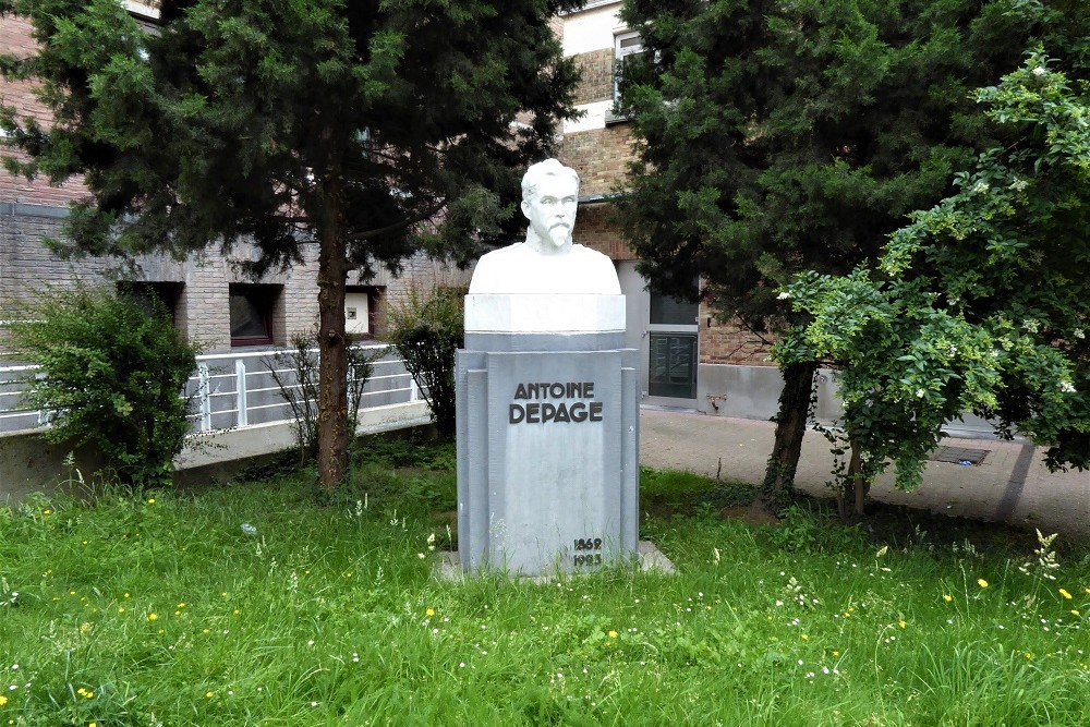 Monument Dr. Antoine Depage #1