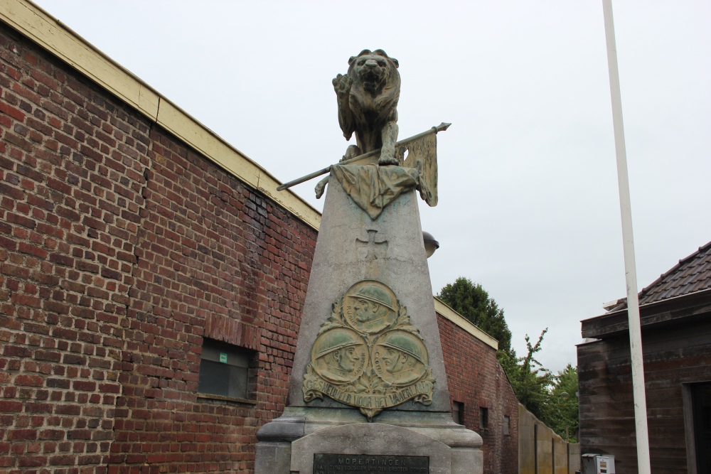 War Memorial Mopertingen #2