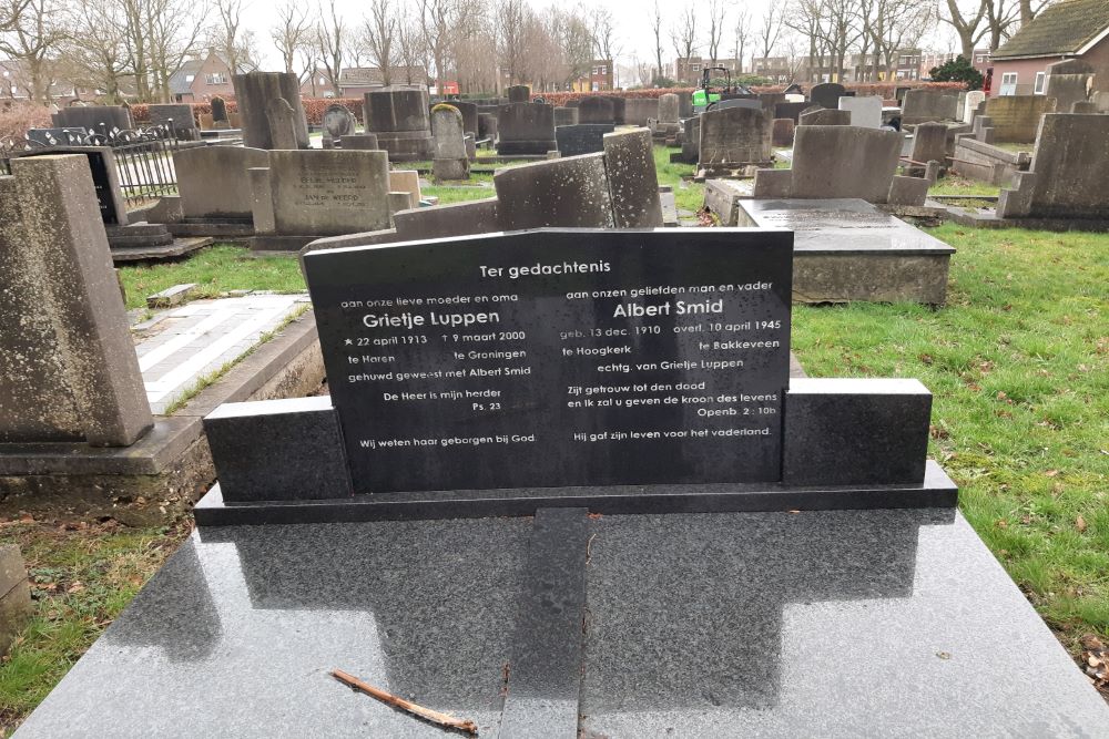 Dutch War Graves Municipal Cemetery Hoogkerk #2