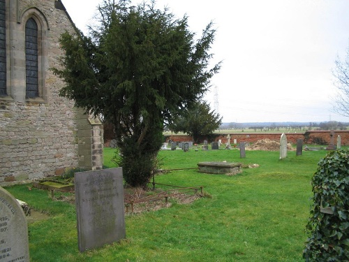 Commonwealth War Graves St Laurence Churchyard #1