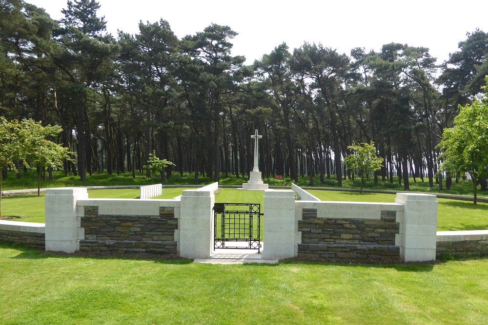 Commonwealth War Cemetery Givenchy Road #1