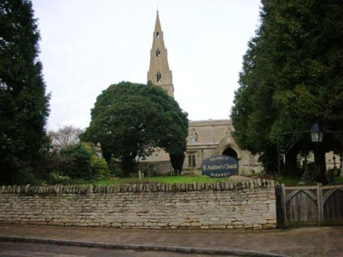 Commonwealth War Graves Barnwell St.  Andrew Churchyard #1