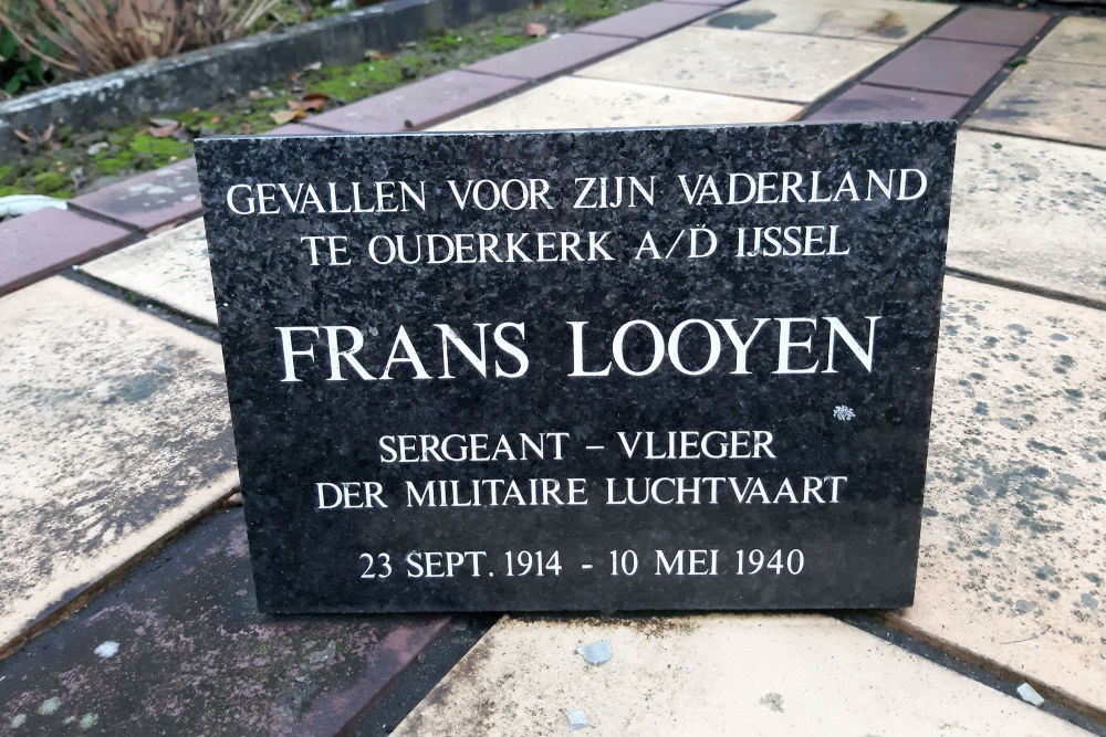 Nederlandse Oorlogsgraven Rooms Katholieke Begraafplaats Standdaarbuiten #5