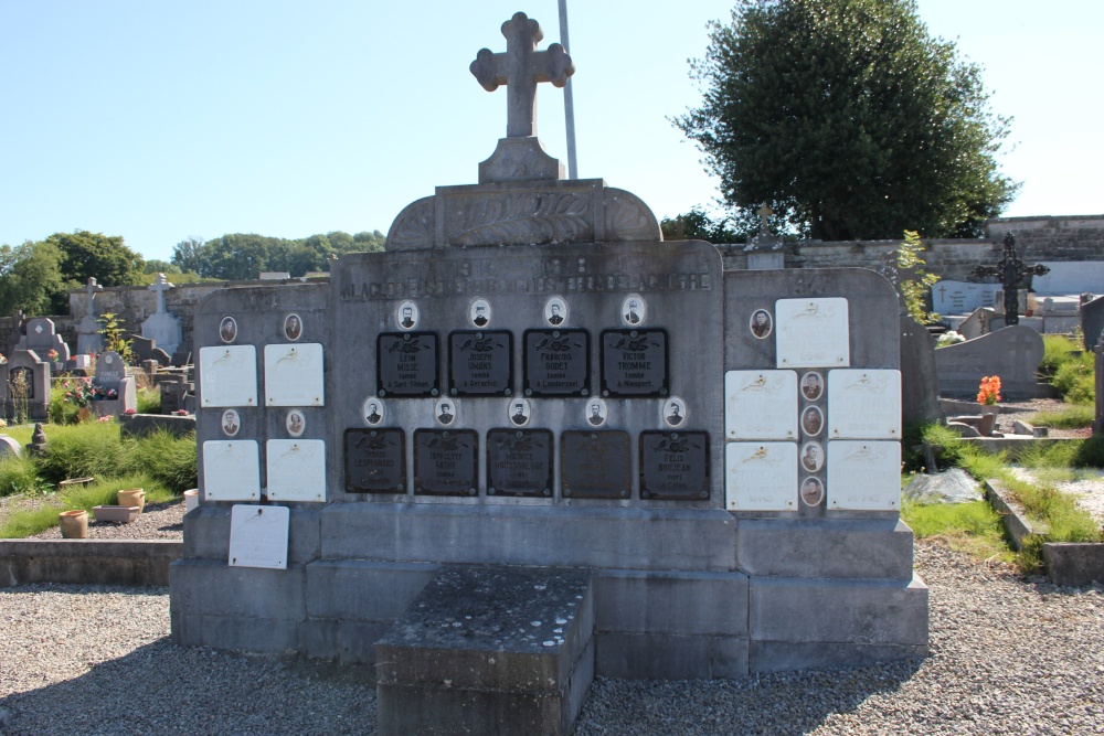 Oorlogsmonument Begraafplaats Ferrires