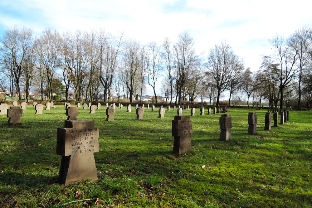Duitse Oorlogsbegraafplaats Kirchberg #2