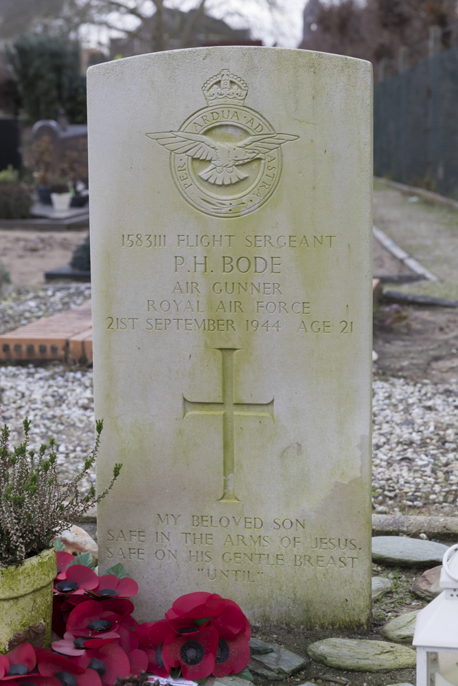 Commonwealth War Graves Catholic Cemetery Roman Catholic Cemetery Wijchen #2