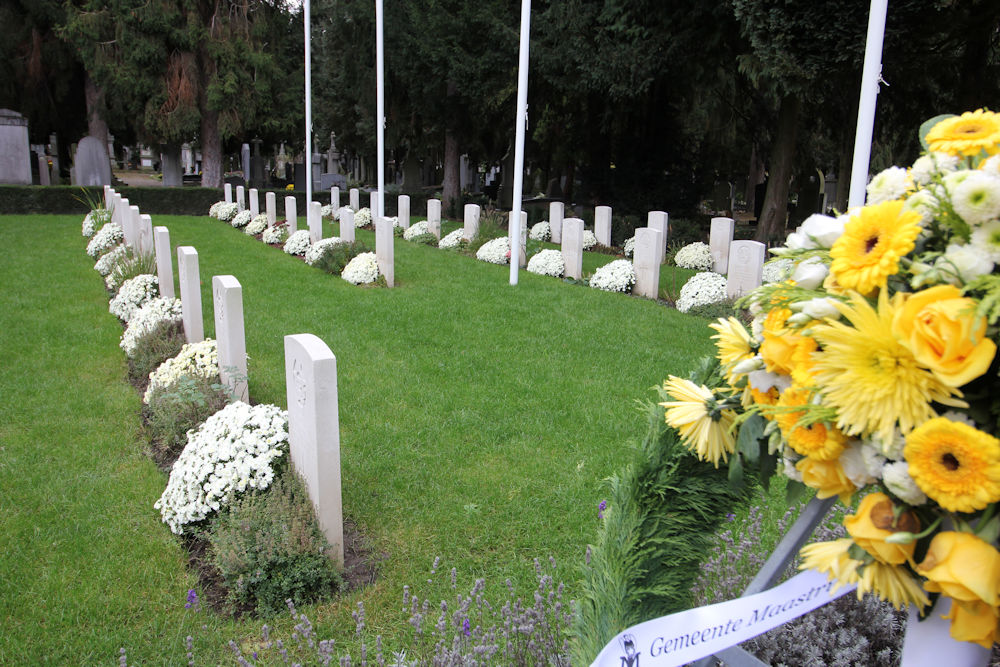 Oorlogsgraven van het Gemenebest Algemene Begraafplaats Maastricht #1