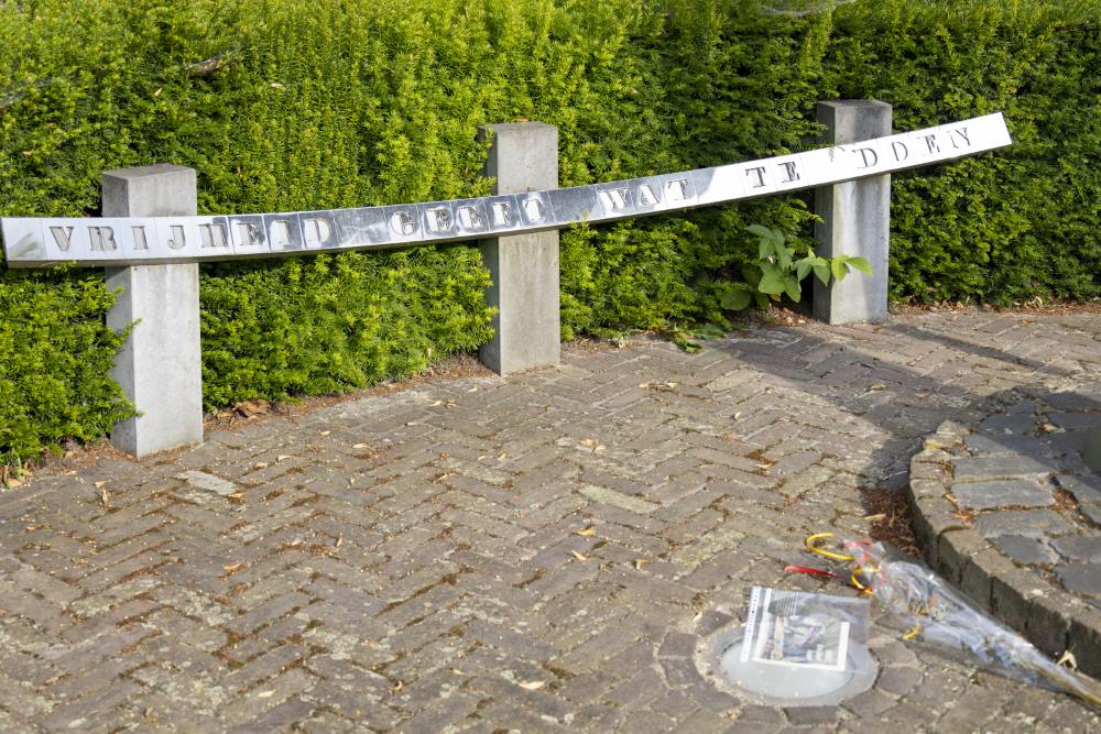 Liberation monument Bakel #4