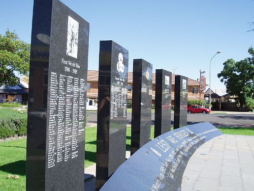 Oorlogsmonument Parkes #2