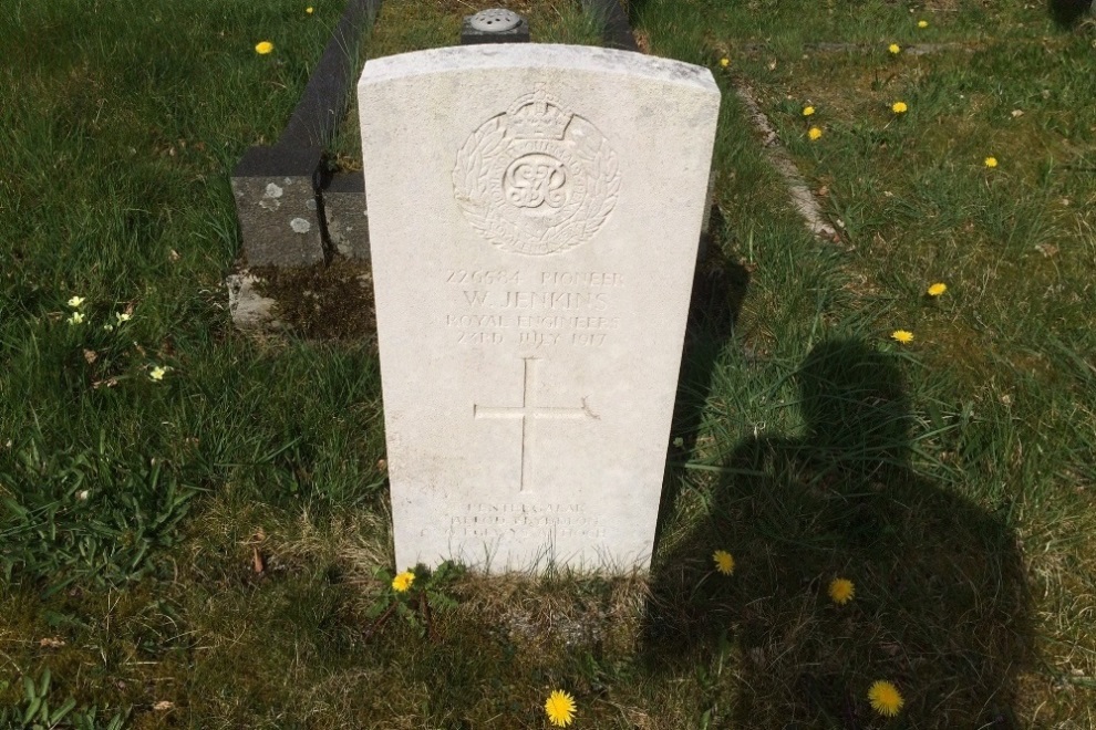 Commonwealth War Grave Antioch Congregational Chapelyard #1