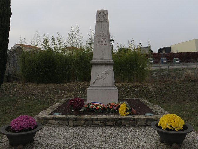 War Memorial Soucieu-en-Jarrest #2