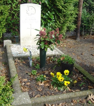 Commonwealth War Grave R.C. Cemetery St. Johannes Baptist Waalwijk #3