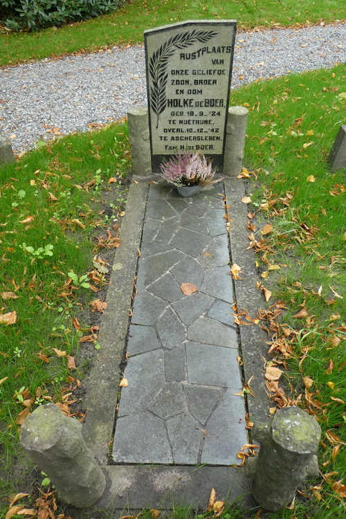 Nederlandse Oorlogsgraven Gemeentelijke Begraafplaats Munnekeburen #3