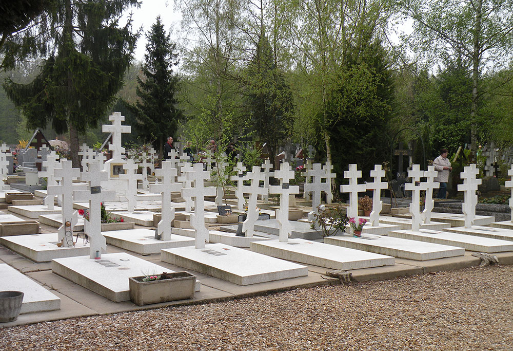 Sainte-Genevive-des-Bois Russian Cemetery #2