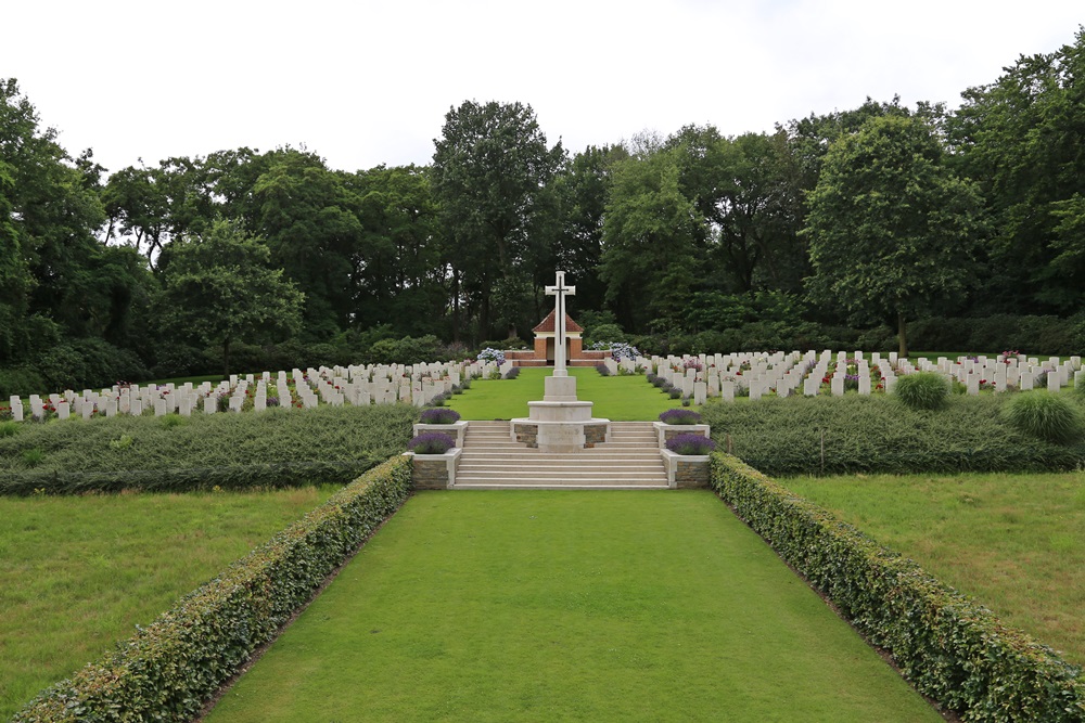 Commonwealth War Cemetery Mook #2