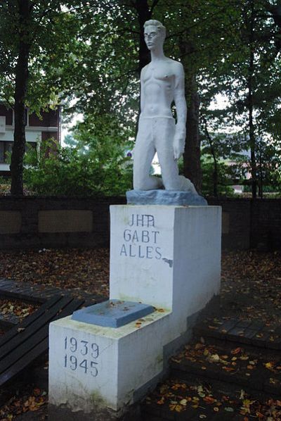 Oorlogsmonument Albersdorf #3