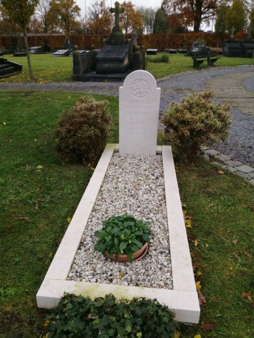 Dutch War Grave Roman Catholic Cemetery Wouw #2
