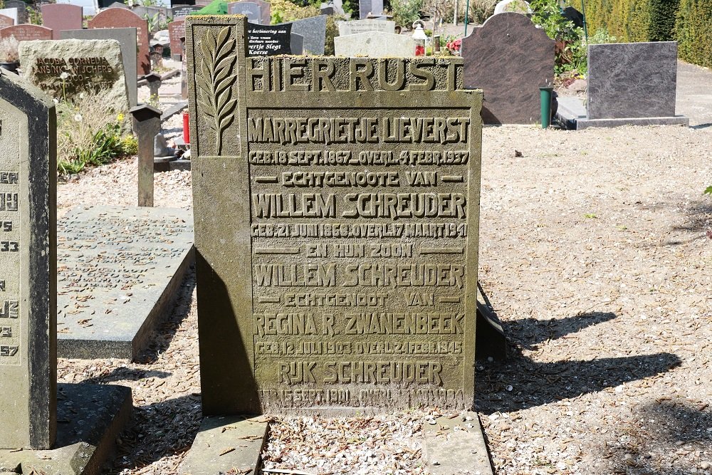 Dutch War Grave Municipal Cemetery Broek in Waterland