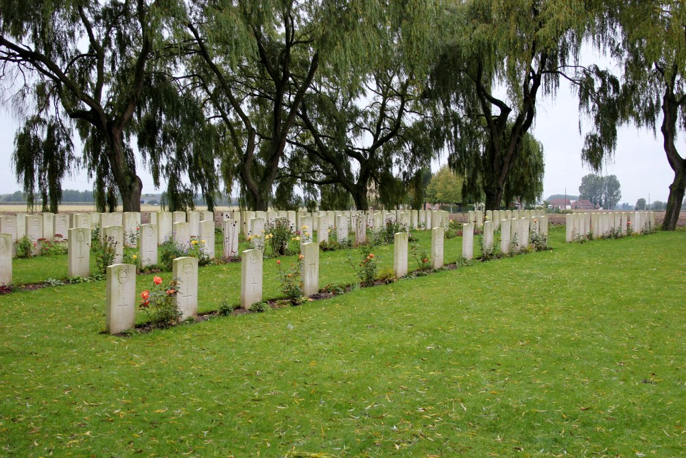 Le Trou Aid Post Commonwealth War Cemetery #2