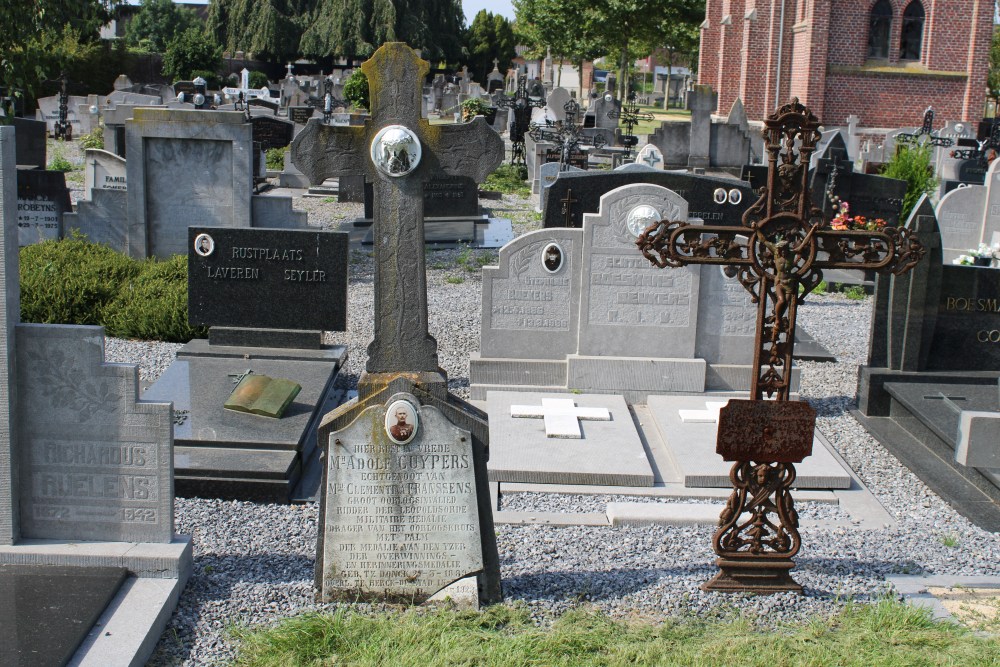 Belgian Graves Veterans Herk-de-Stad #1