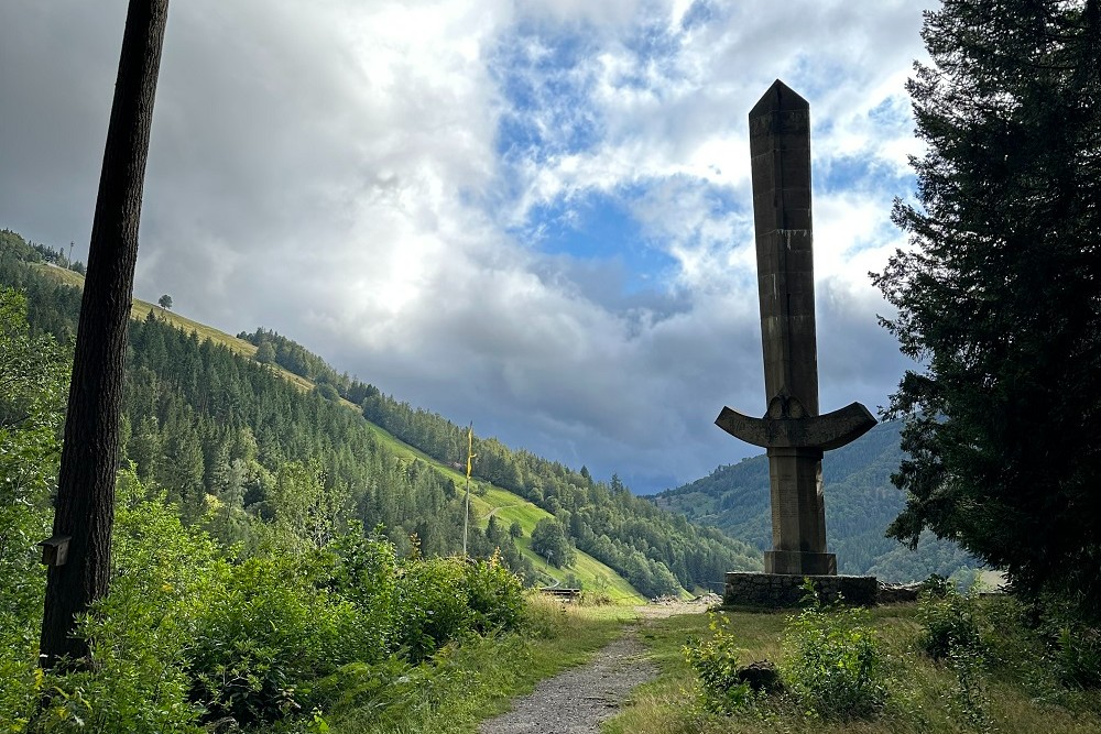 Oorlogsmonument Todtnau #2