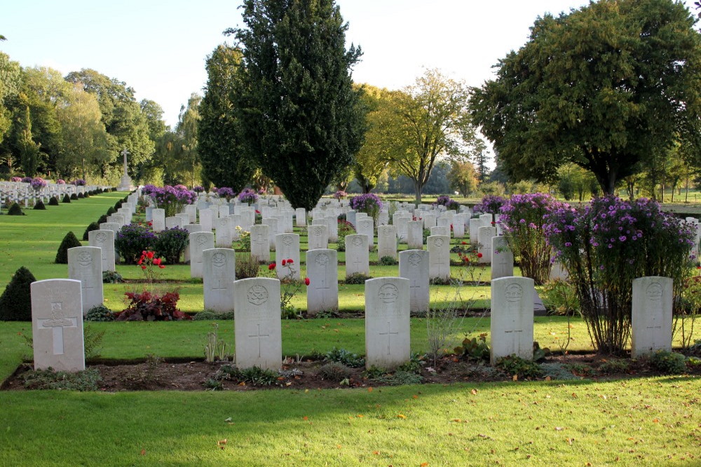 Commonwealth War Cemetery Ecoivres #2