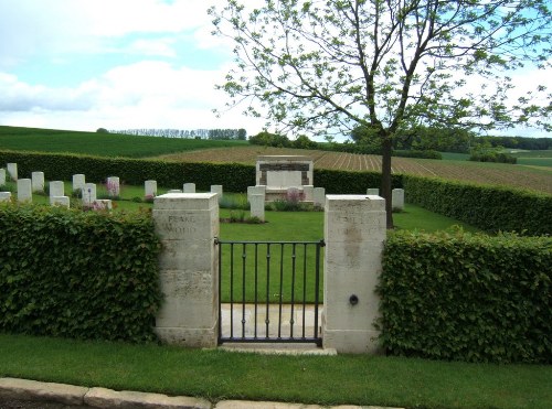 Commonwealth War Cemetery Peake Wood