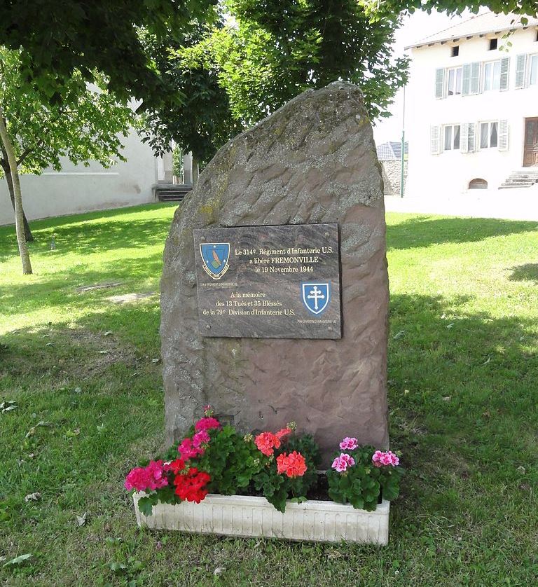 Monument Bevrijding Frmonville #1