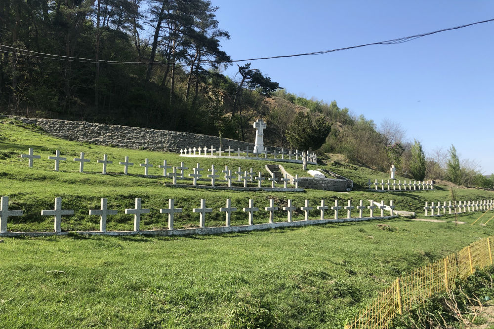 Oorlogsbegraafplaats Cimitirul De Onoare Turnu Rosu Boița #2