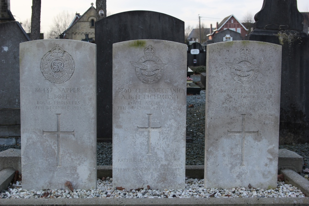 Commonwealth War Graves Herzele #4