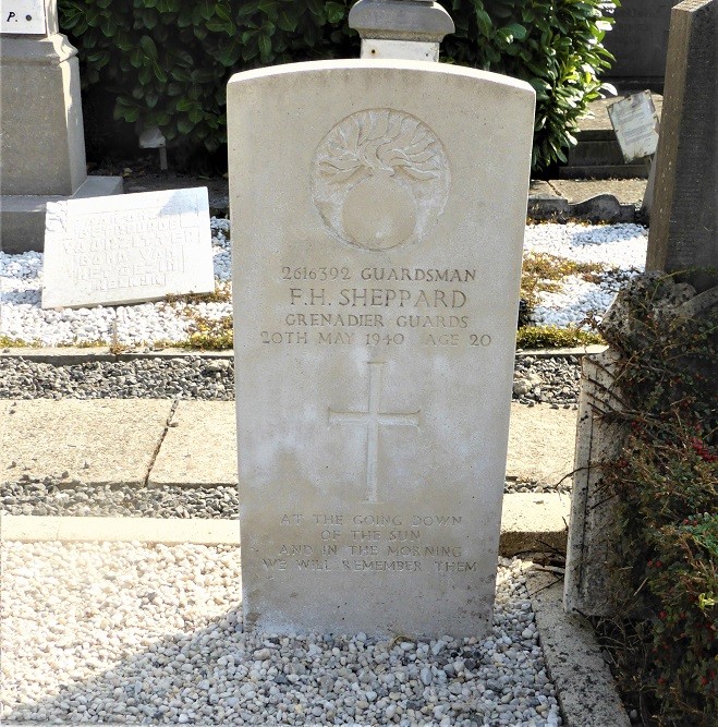 Commonwealth War Graves Helkijn #4