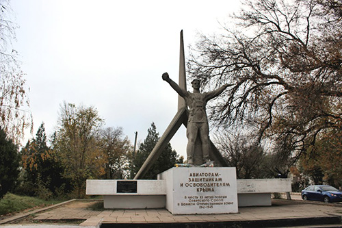 Pilotenmonument - Verdedigers en Bevrijders van de Krim