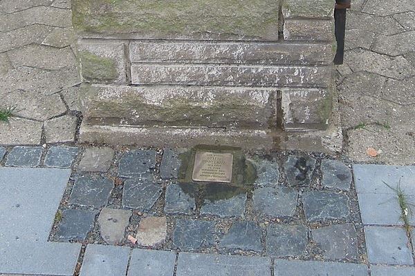 Stolperstein Frst-Ernst-Strae 35