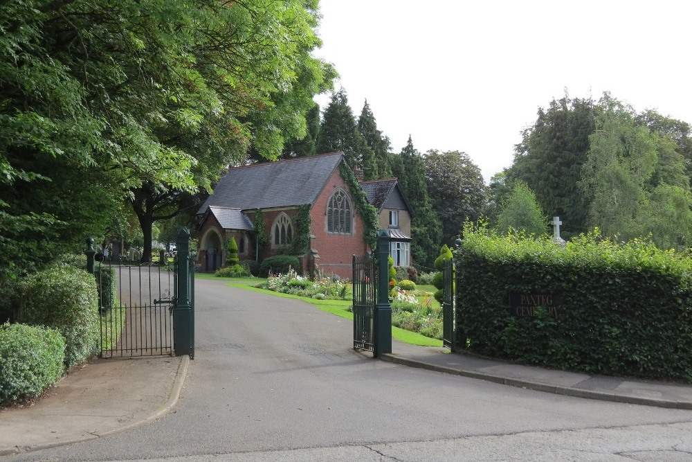 Commonwealth War Graves Panteg Cemetery