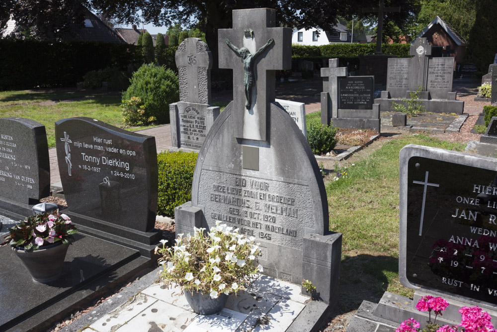 Dutch War Graves Roman Catholic Cemetery Weerselo #1