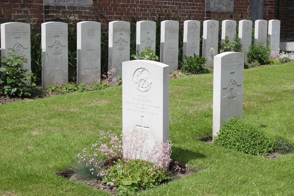 Commonwealth War Graves Chercq #4