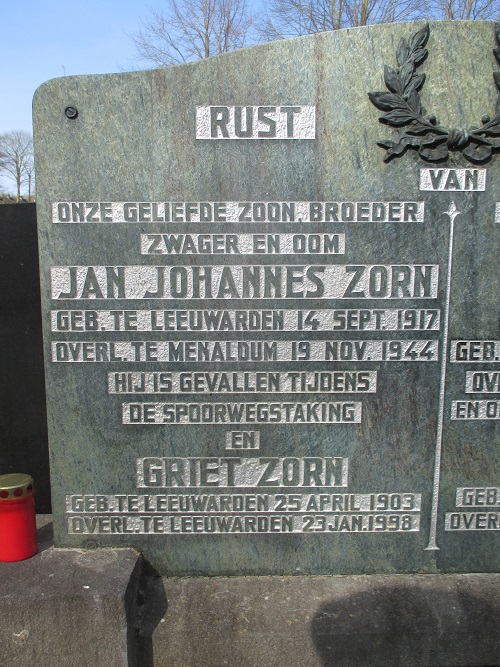 Nederlandse Oorlogsgraven Protestants Kerkhof Dorpskerk Huizum Leeuwarden #2
