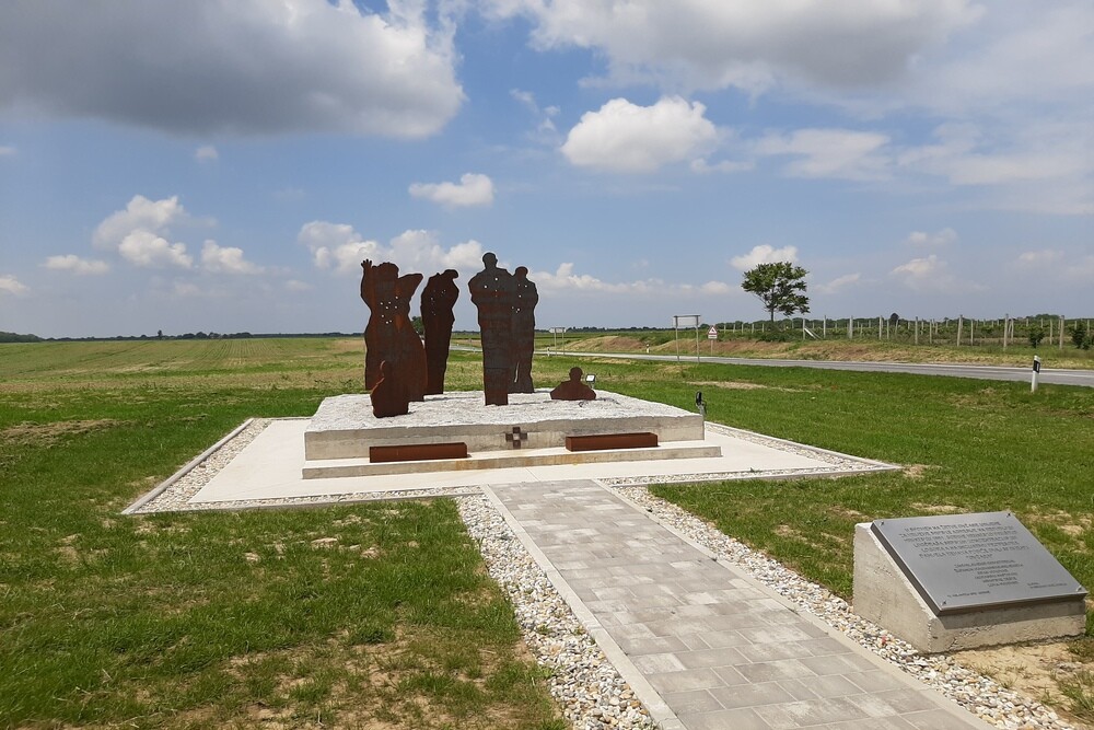 Monument Slachtoffers Ovcara 1991 #1