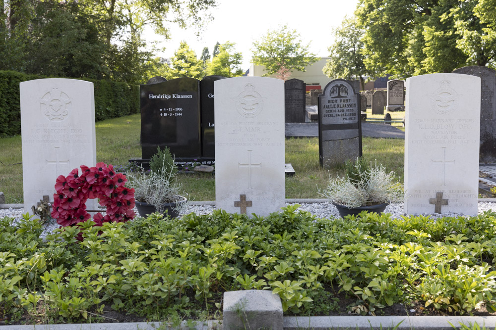 Commonwealth War Graves Den Ham #1