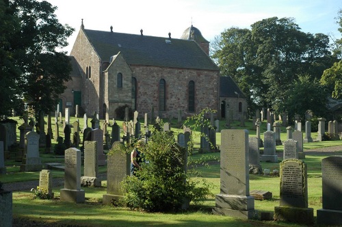 Oorlogsgraven van het Gemenebest Prestonkirk Parish Churchyard #1