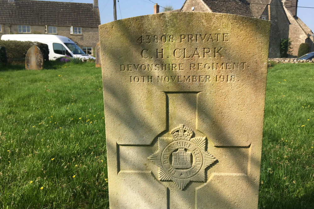Commonwealth War Grave St. John the Baptist Churchyard Extension #2