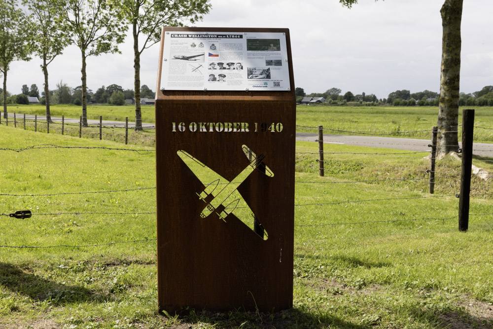 Memorial Wellington L7844