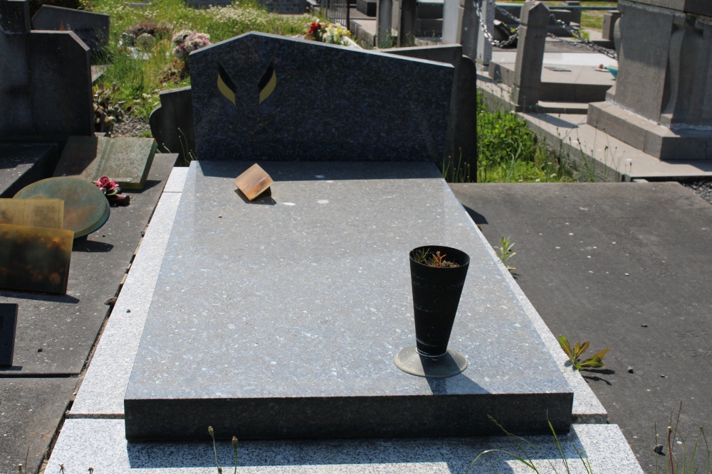 Belgian Graves Veterans Estinnes-au-Mont