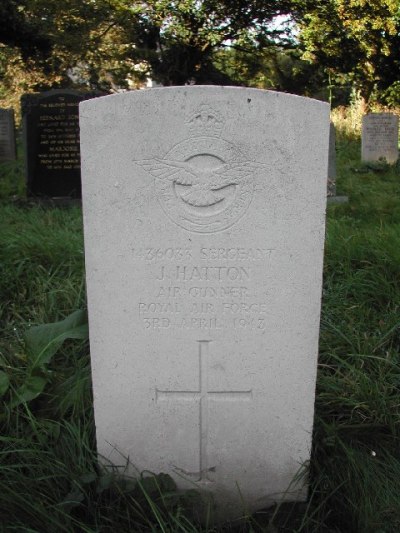 Commonwealth War Graves St Michael Churchyard