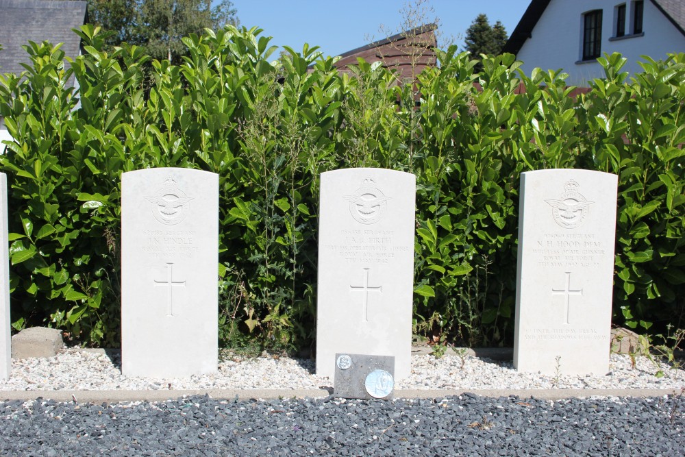 Oorlogsgraven van het Gemenebest Neufchteau (Belgi) #4