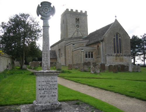 Oorlogsmonument North Leigh #1