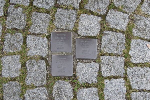 Stolpersteine Schulstrae 1